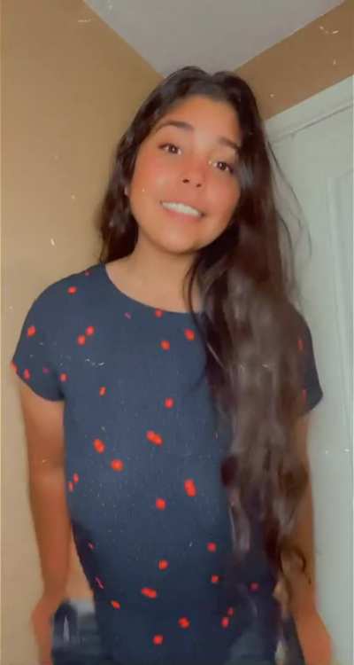 I’m a curvy Latina, Smash or pass? Be honest!