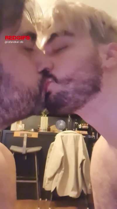 Slowly kissing and massaging our dicks together. Would you wanna join? Raf (22) and Kal (41)