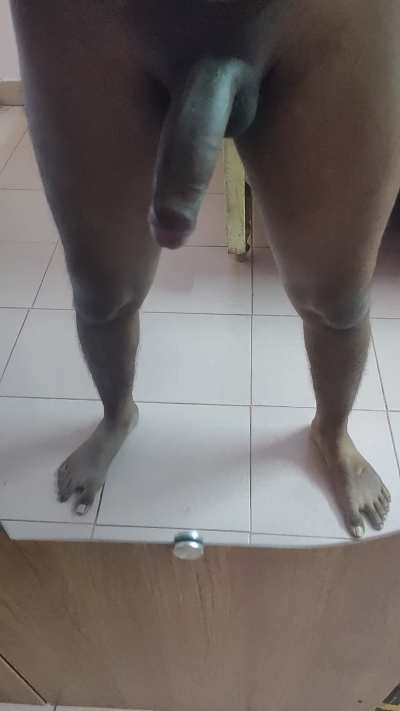 What do you think&mdash;size matters, or is it all about the confidence?(M)