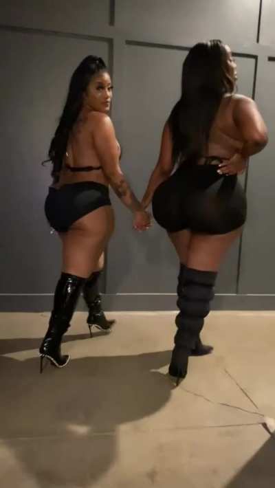 Two of the fattest asses on iG 🤯how the hell you suppose to choose?!?!? 🥴😩😭😍🤦🏾&zwj;♂️🍑 DAMN&hellip;