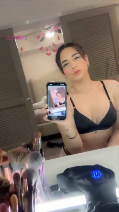 Say "Yes" if you'd let me send you a vid of me in lingerie 🌹😘