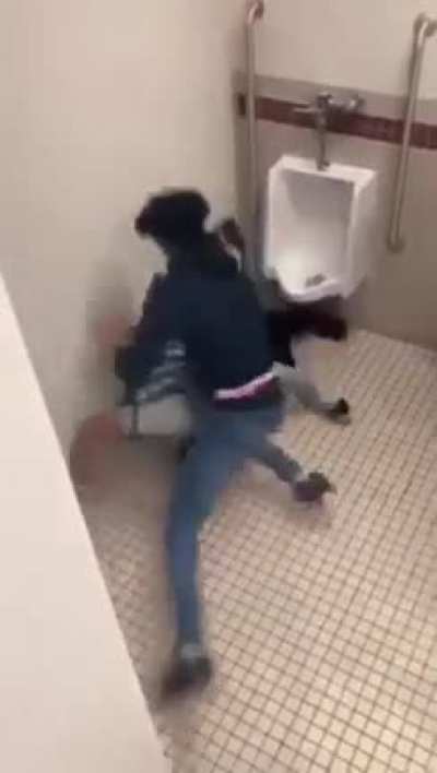 i&rsquo;m the one in the grey did i do good twins