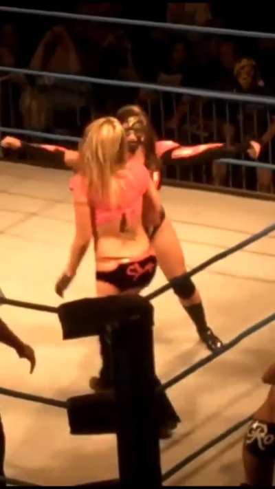 sarita knocks down velvet sky 