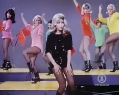 Nancy Sinatra - These Boots Are Made For Walkin' (1966 Original) OST " 8 подруг Оушена."