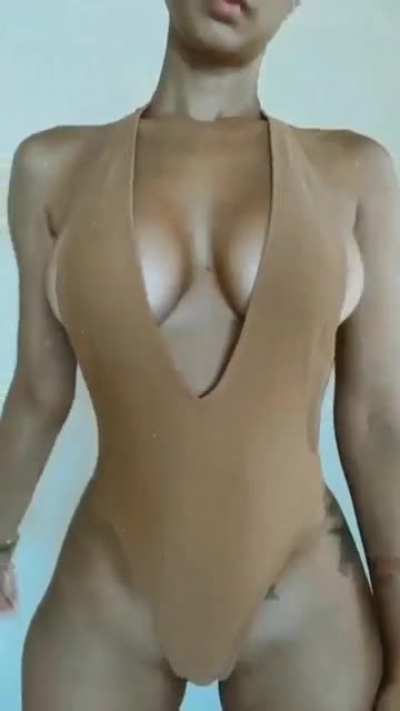 Hella Fine in "SAM" Mintswim