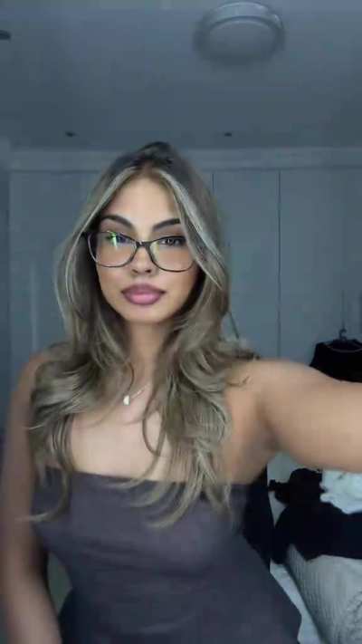 Stunning babe