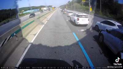 Idiot not paying attention tried to avoid rear ending ends up causing massive crash instead