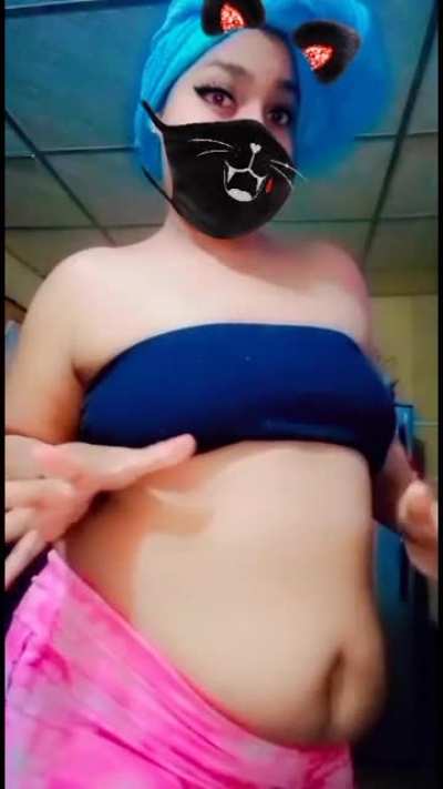 I have room for so much more 🐷 wanna fill me up?🍕🍔<wbr>😋