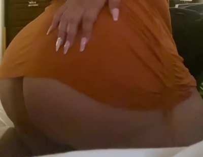Thicc Samoan biTch from Alaska she luccy I&rsquo;m in LA or id suck her pussy from the bacc😔😩😩