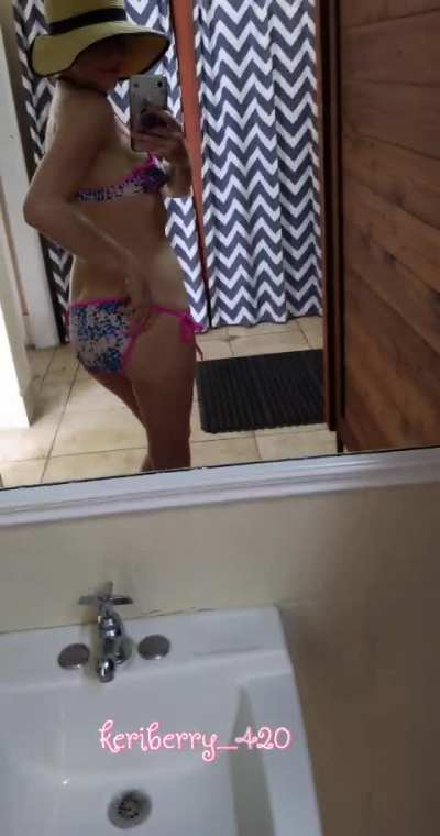 Thanks for all the love today, thought I'd share my brand new tan lines ❤️ f/38
