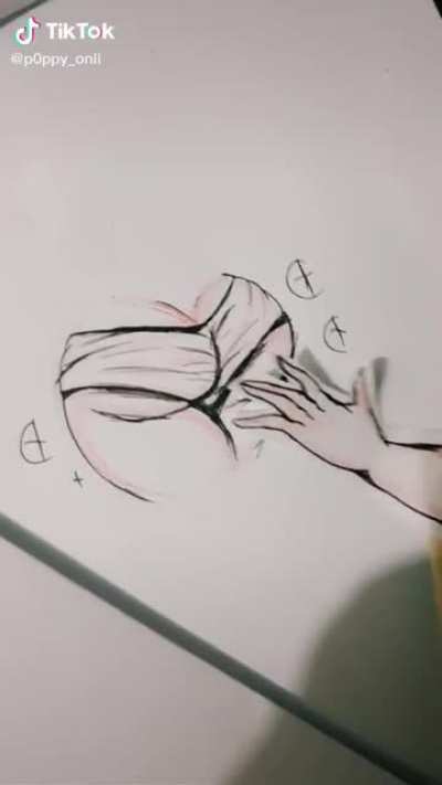 Meu Deus isso &eacute; uma pouca vergonha fica batendo na m&atilde;o dos outros sem motivo aparente ele s&oacute; ia arrumar o short dela