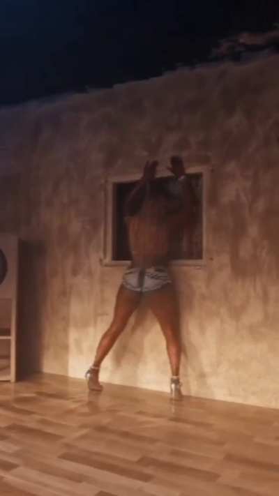 Victoria Mon&eacute;t