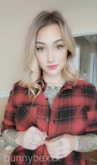 Flannel season is upon us 😉 (oc)(reveal)