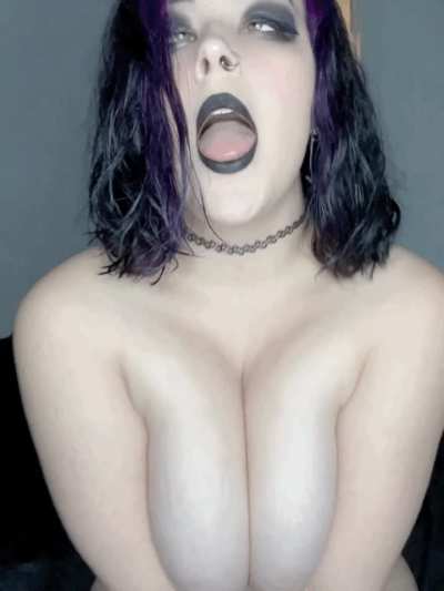 All I&rsquo;m asking for is a big cock and a facial