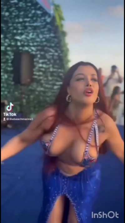 Linda martino nipple slip ❤❤❤❤❤ her subredidt in comments 📣📣📣❤❤