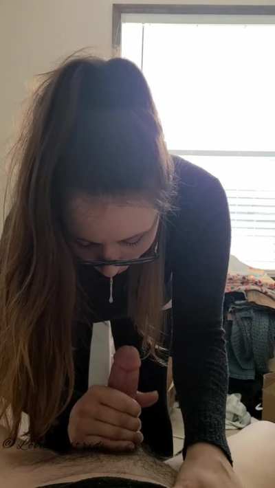 When your parents hate the man your with, make a handjob video in their home and post it 🤭😉
