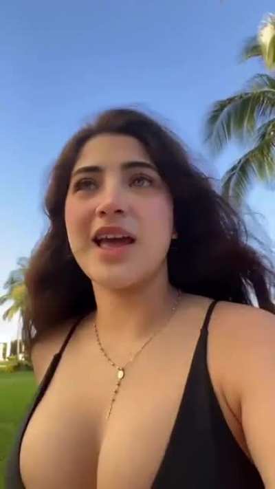👀