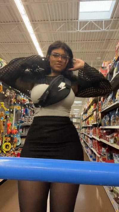 She keep shopping.