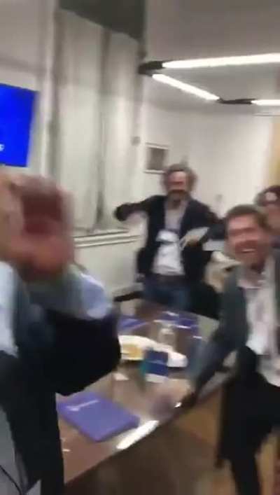 Inflación 54%, Dólar $202, Yerba $570, Asado $1140, Nafta $132, Pan $300