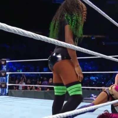 Naomi Black Latex Panties Turn Around