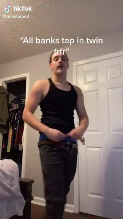 This nigga kinda look like Bruce fr💀