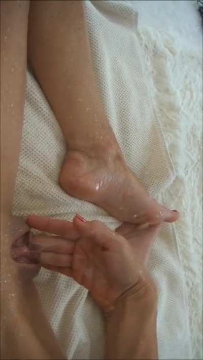 I was so horny today (OC) (F) 47 UK MILF 7 minutes this video lasted I couldn't stop i was drenched so was the bed and my feet