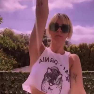 Slight nip slip at 23 seconds