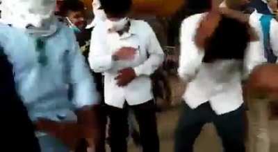 Kaun kahta hai ki Josh evam Jajba sirf Sandeep Maheshwari ki video dekh kar aata hai, apne bhrata to 45 sec me hi aapko josh se bhar denge 😁😁