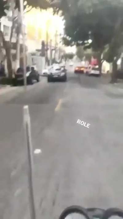 Coringa guinchando Batm&oacute;vel em S&atilde;o Paulo