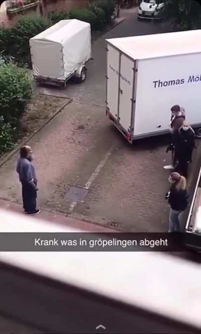 Knife vs police. (Europe)