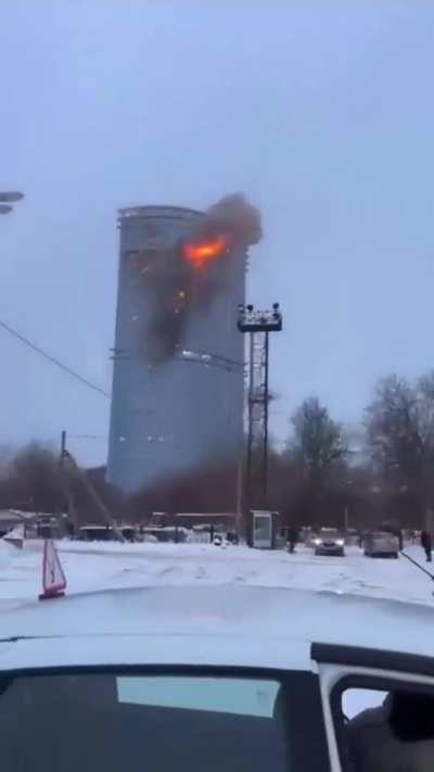 Ukrainian drones targeted a Russian powder factory in the city of Kazan (Russia) but due to EW hit a residential complex. December 21, 2024