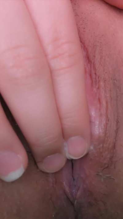 My asian latina pink pussy grooling for a hard cock 🤤