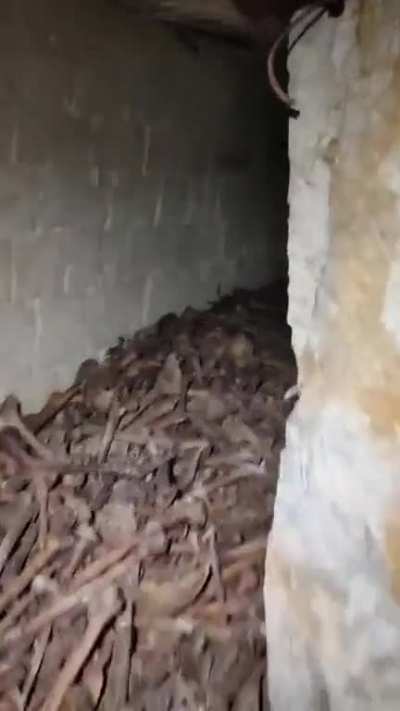 Tons of human bones in an unidentified catacombs which a few claim to be carri&egrave;res souterraines paris