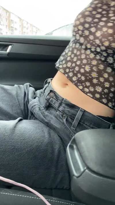 My gf thinks that this part of the video will make you happier than the part in which my finger disappears inside her belly button. Hope she&rsquo;s right, would be sooo annoying to post two videos🙄