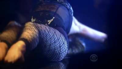Jennifer Love Hewitt Pole Dancing