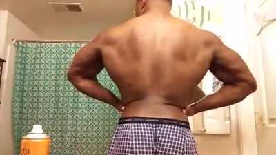 Hunky gigor training for fart competition!