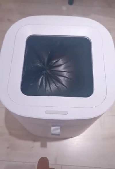 Never Had A Trash Can Mesmerize Me Before.