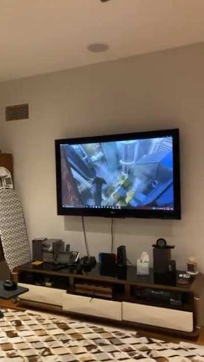 My sister&rsquo;s first time using VR