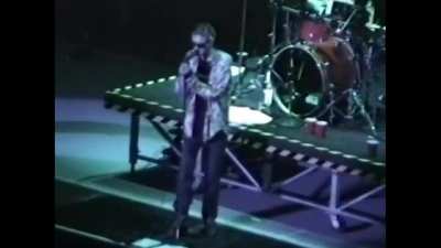 Layne Staley's "best vocal performance" c.1990 vs. his last ever live show before overdosing c.1996