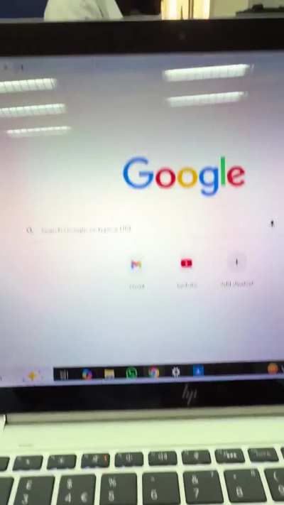 NEED HELP Top screen showing below taskbar