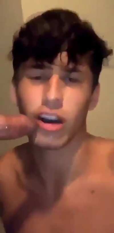I bet that cock tastes sooo good