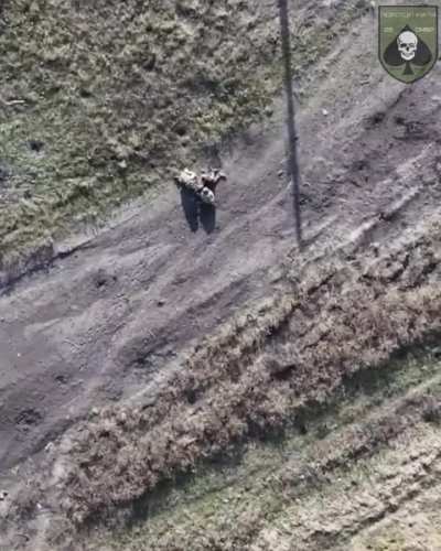 Ukrainian drone drops munitions on multiple Russian soldiers near Bakhmut