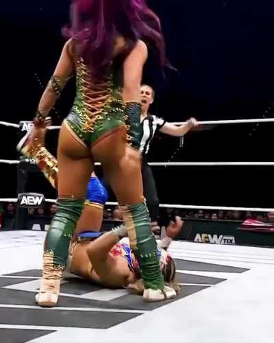 Mon&eacute; Maker 🍑Fright Night Collision 11-01-25