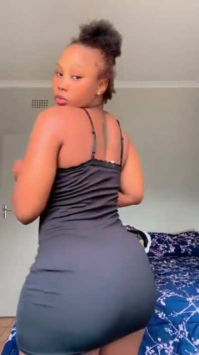 Scepezana nana (@yanos_make_her_dance)