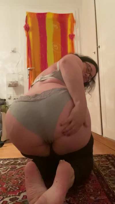 I love men who eat ass, is it you?