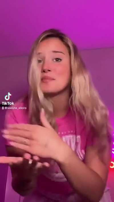 Lia Sikora 🤤