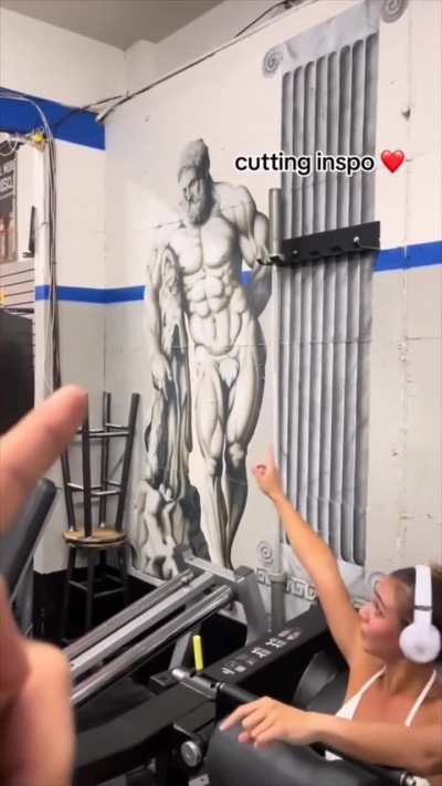 Milan Manfredi (leg workout + swimsuit posing) [gif]