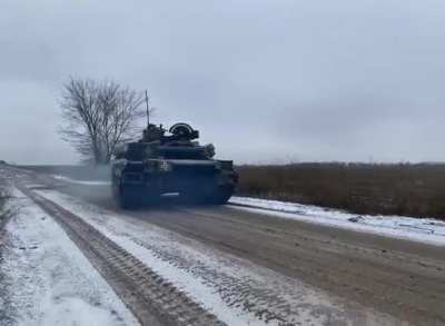 Ua POV Extremely rare T-84 "Oplot" spotted in new camo on the battlefield in Ukraine.