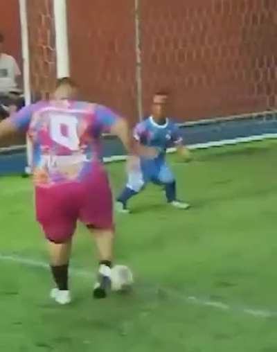 Gola&ccedil;o do craque Walter