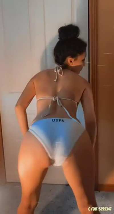 I&rsquo;m so horny make me cum